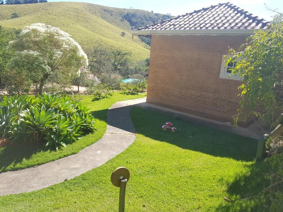 Recanto Dos Beija Flores, Chale Lantana C Monte Alegre do Sul Exteriör bild