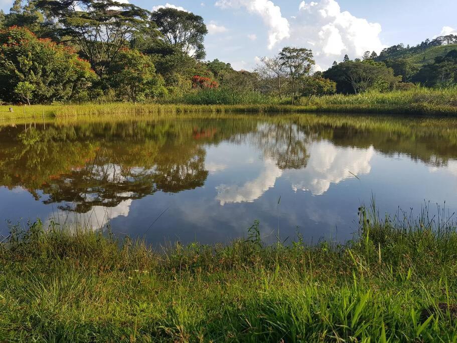 Recanto Dos Beija Flores, Chale Lantana C Monte Alegre do Sul Exteriör bild