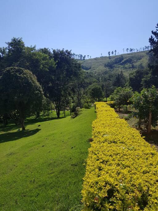 Recanto Dos Beija Flores, Chale Lantana C Monte Alegre do Sul Exteriör bild